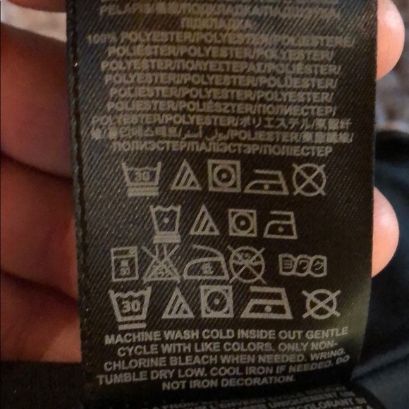 Guess halter style black & white blouse - Picture 8 of 8